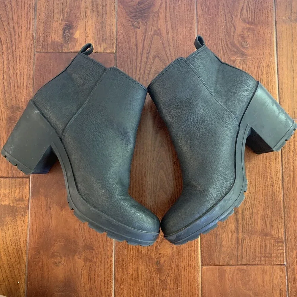 Mix no. 6 Ankle Bootie 7.5 Chunky Lug Boot Platform Chelsea Zip Black Weinbaum